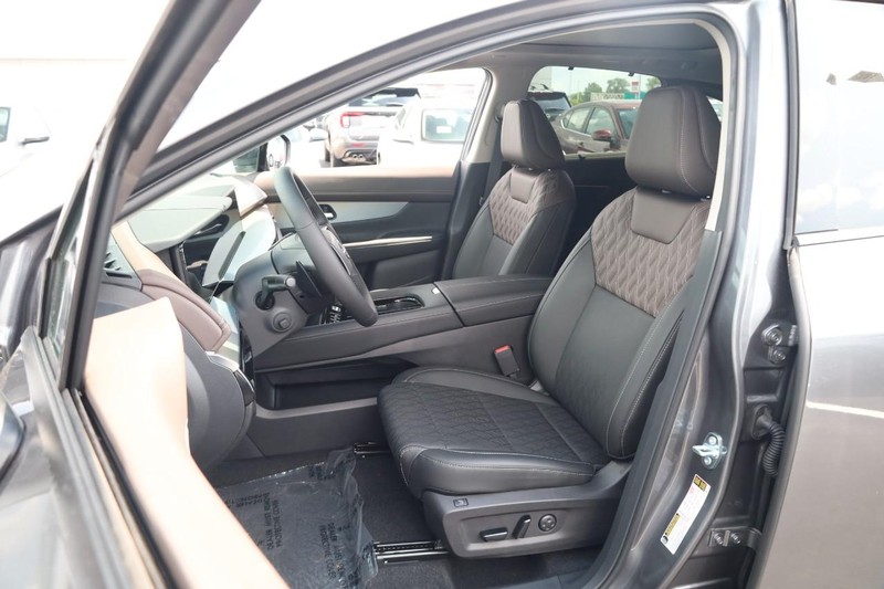 Nissan Murano Vehicle Image 11