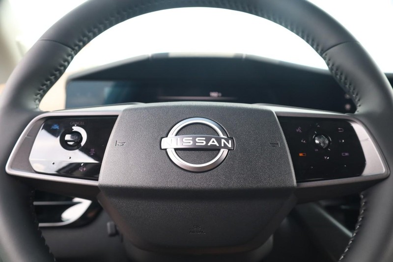 Nissan Murano Vehicle Image 12