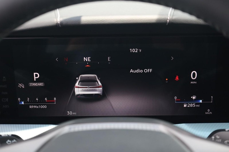Nissan Murano Vehicle Image 13