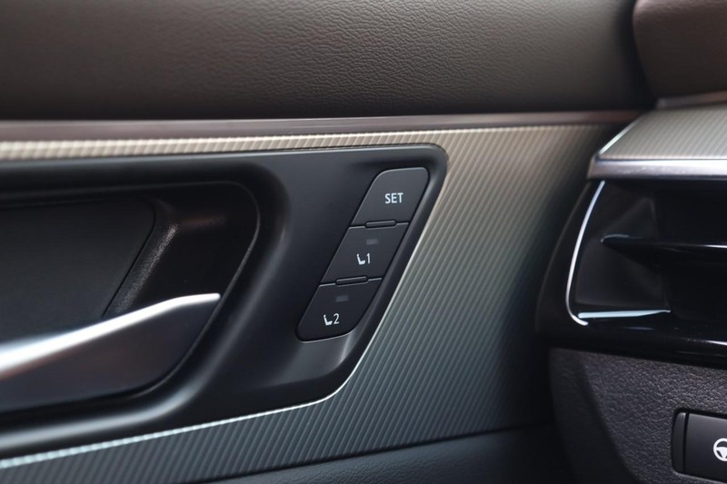Nissan Murano Vehicle Image 24