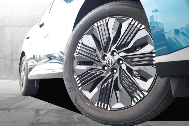 Nissan Murano Vehicle Image 03
