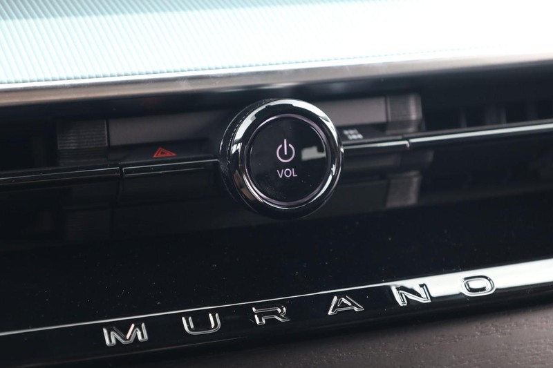Nissan Murano Vehicle Image 17
