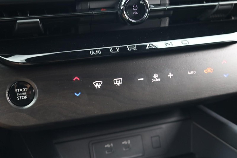 Nissan Murano Vehicle Image 18
