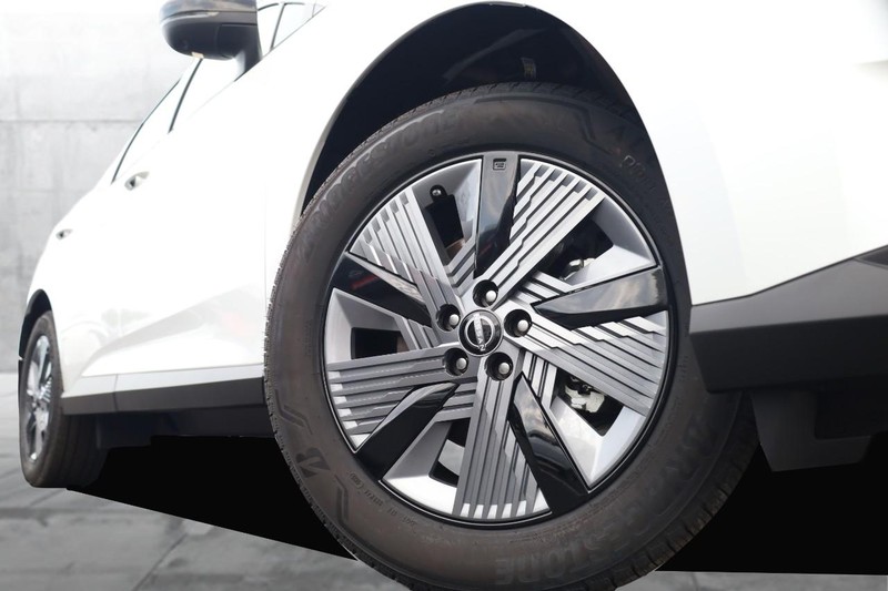 Nissan Murano Vehicle Image 03