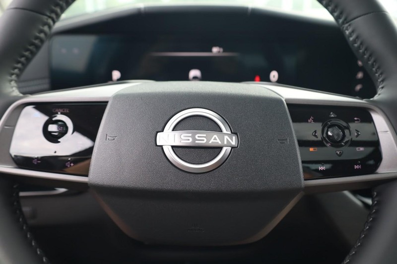 Nissan Murano Vehicle Image 11