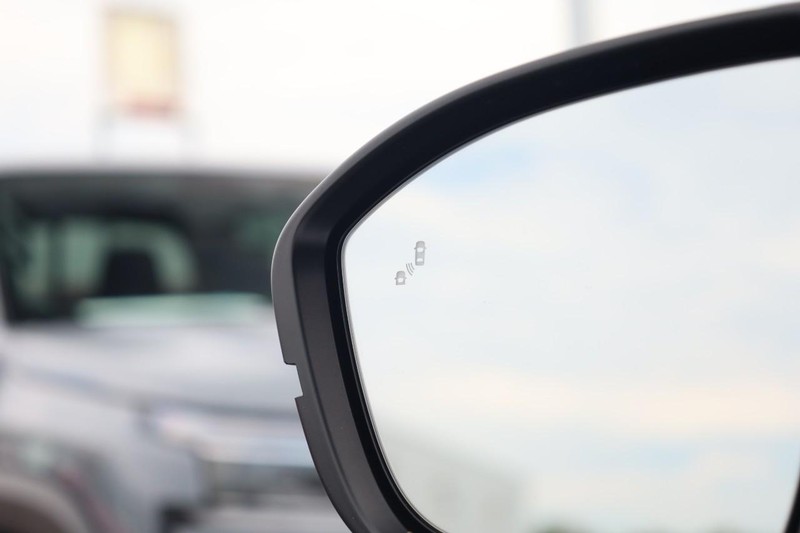 Nissan Murano Vehicle Image 24