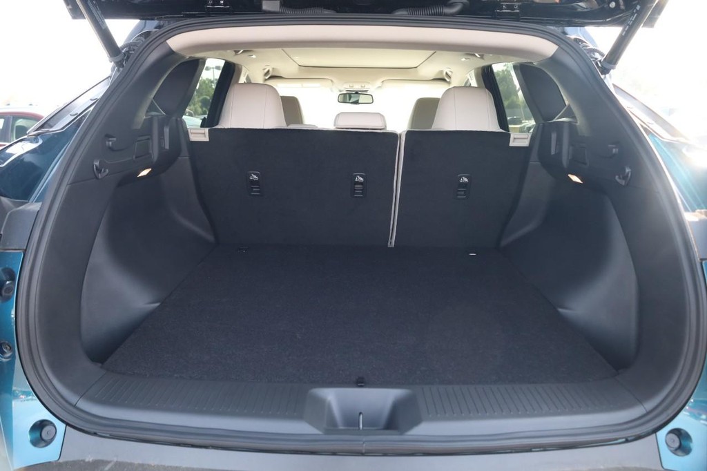 Nissan Murano Vehicle Full-screen Gallery Image 7
