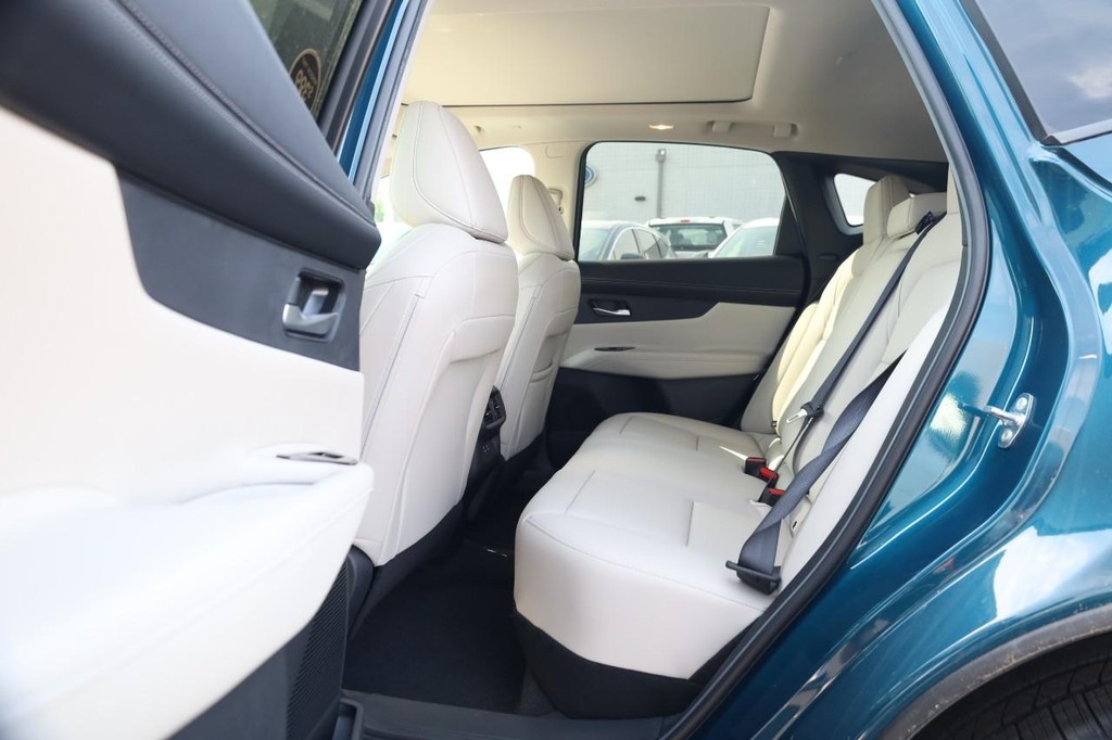 Nissan Murano Vehicle Full-screen Gallery Image 25