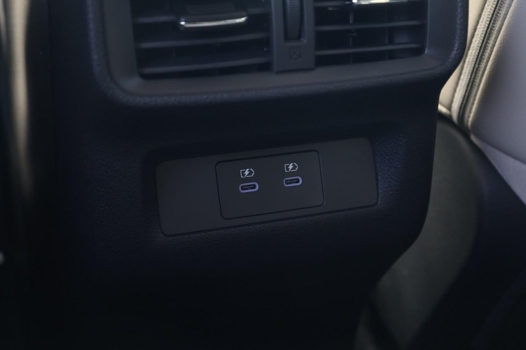 Nissan Murano Vehicle Full-screen Gallery Image 26