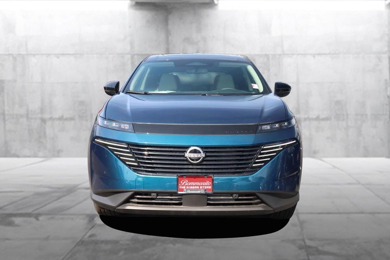 Nissan Murano Vehicle Full-screen Gallery Image 4