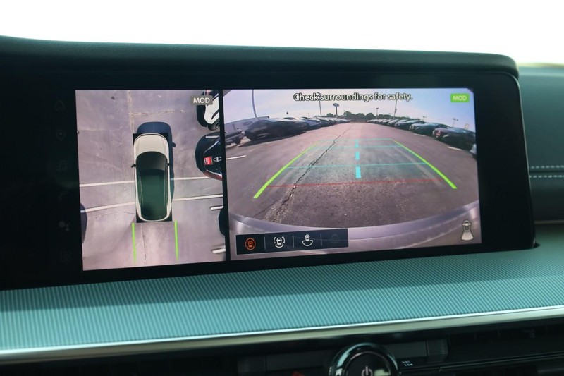 Nissan Murano Vehicle Full-screen Gallery Image 15