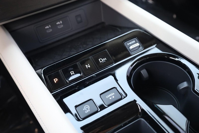 Nissan Murano Vehicle Full-screen Gallery Image 19