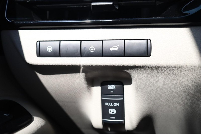 Nissan Murano Vehicle Full-screen Gallery Image 23