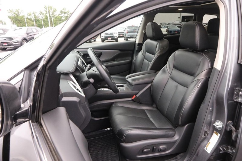 Nissan Murano Vehicle Image 10