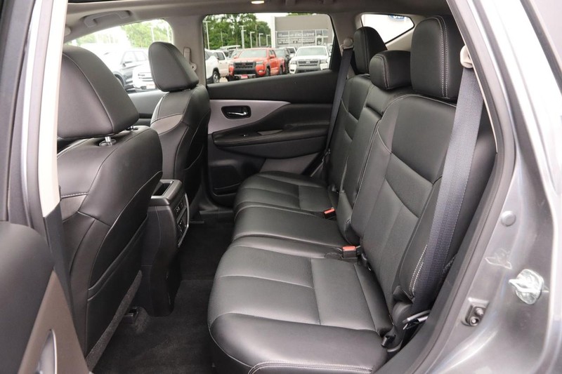 Nissan Murano Vehicle Image 11