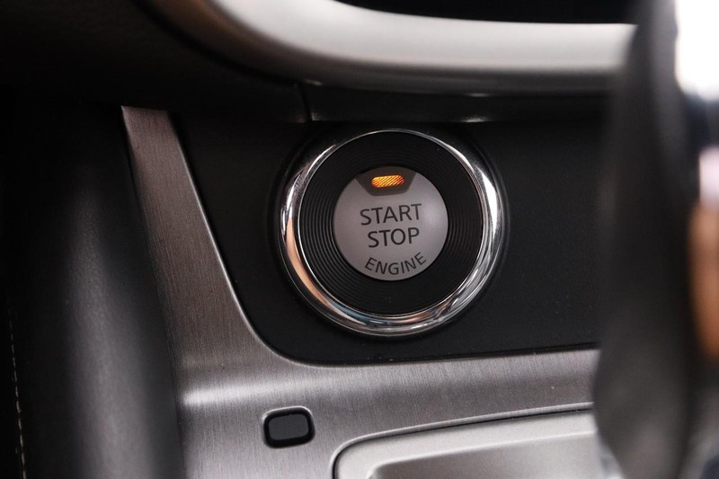 Nissan Murano Vehicle Image 16