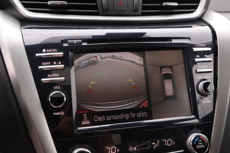 Nissan Murano Vehicle Image 18