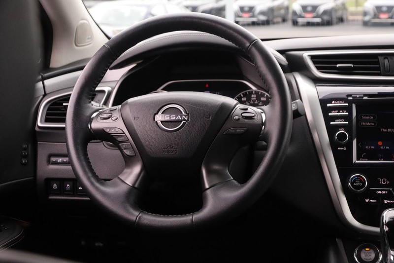 Nissan Murano Vehicle Image 24