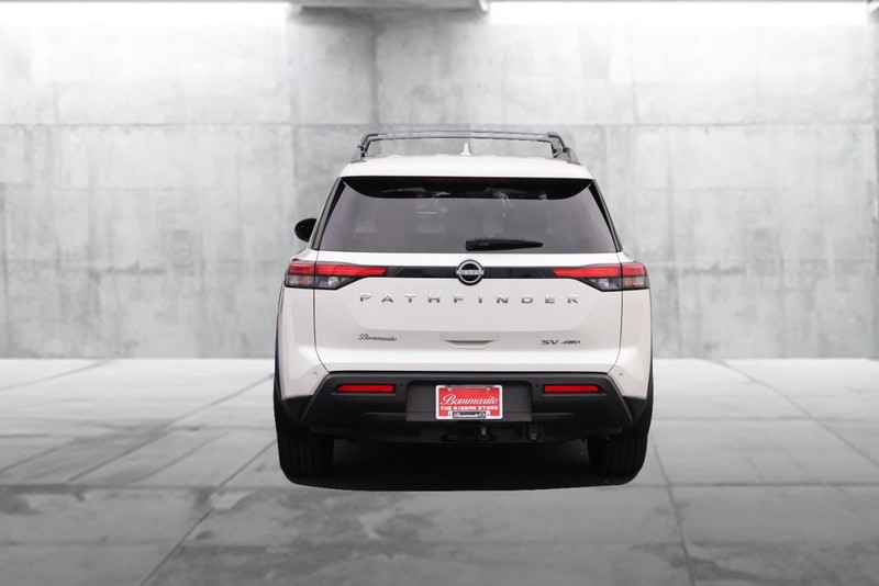 Nissan Pathfinder Vehicle Image 06