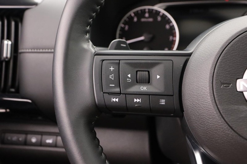 Nissan Pathfinder Vehicle Image 13