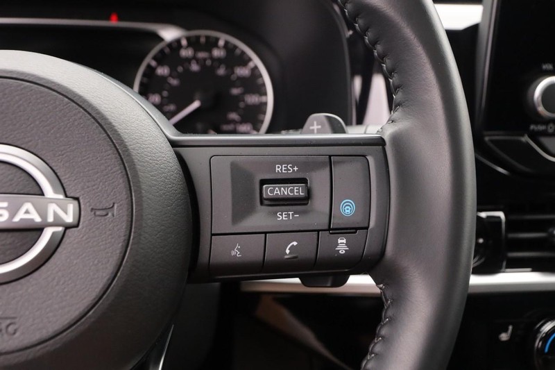 Nissan Pathfinder Vehicle Image 14