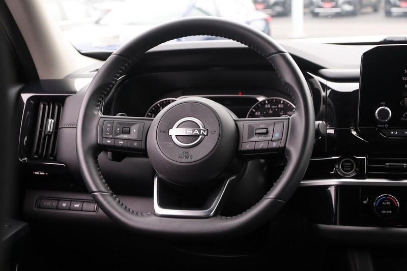Nissan Pathfinder Vehicle Image 25