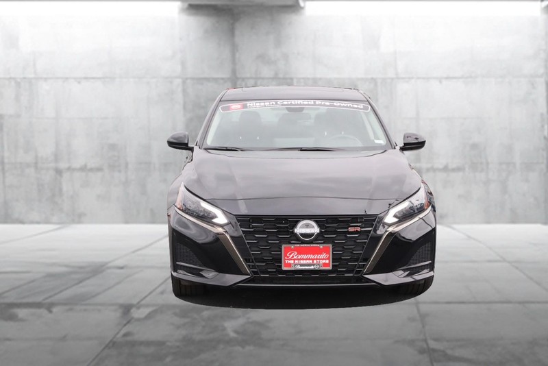 Nissan Altima Vehicle Image 04