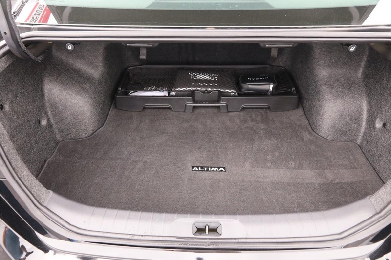Nissan Altima Vehicle Image 07