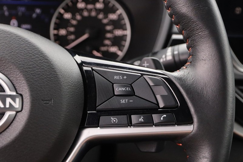 Nissan Altima Vehicle Image 13