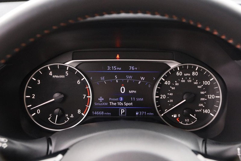 Nissan Altima Vehicle Image 14