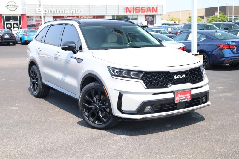 Kia Sorento Vehicle Image 02