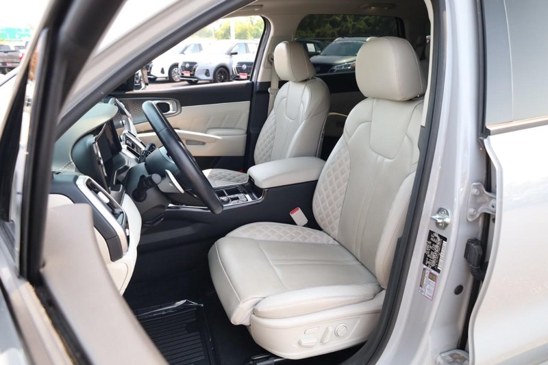 Kia Sorento Vehicle Image 13