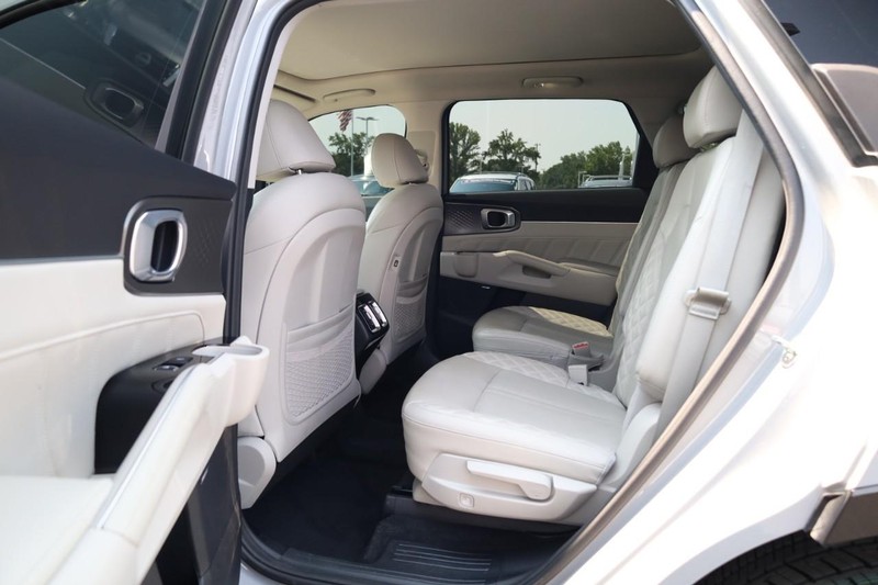 Kia Sorento Vehicle Image 27