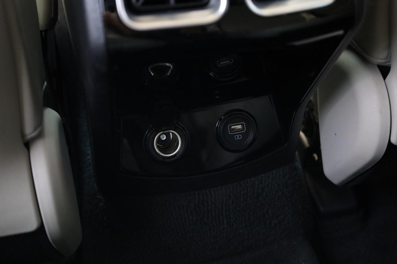 Kia Sorento Vehicle Image 28