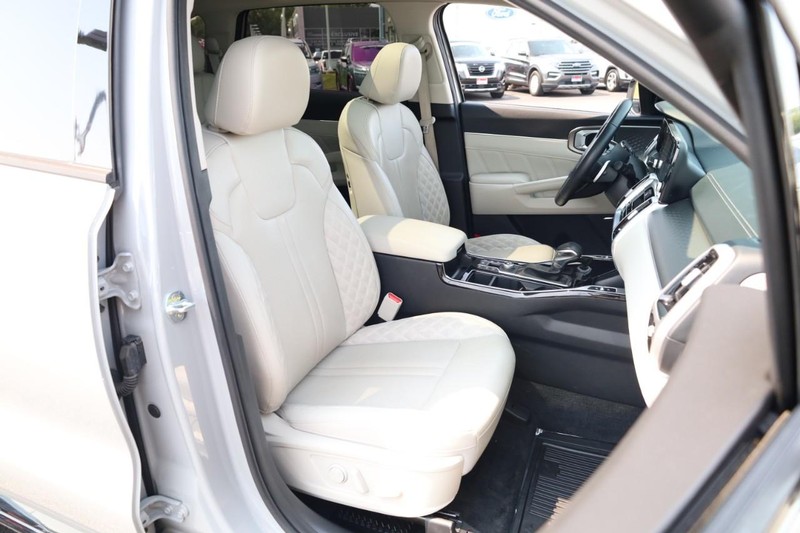 Kia Sorento Vehicle Image 32