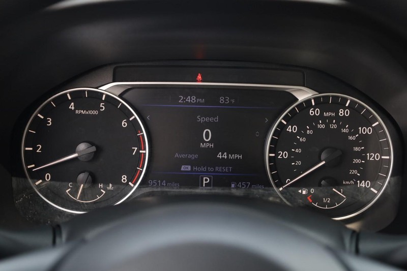 Nissan Altima Vehicle Image 10