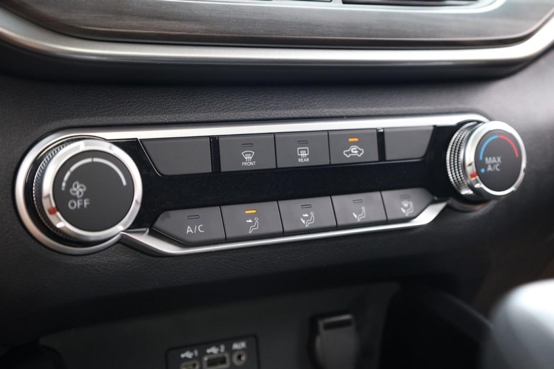 Nissan Altima Vehicle Image 14
