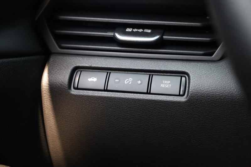 Nissan Altima Vehicle Image 23