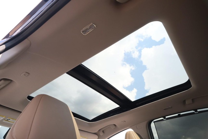 Nissan Murano Vehicle Image 10