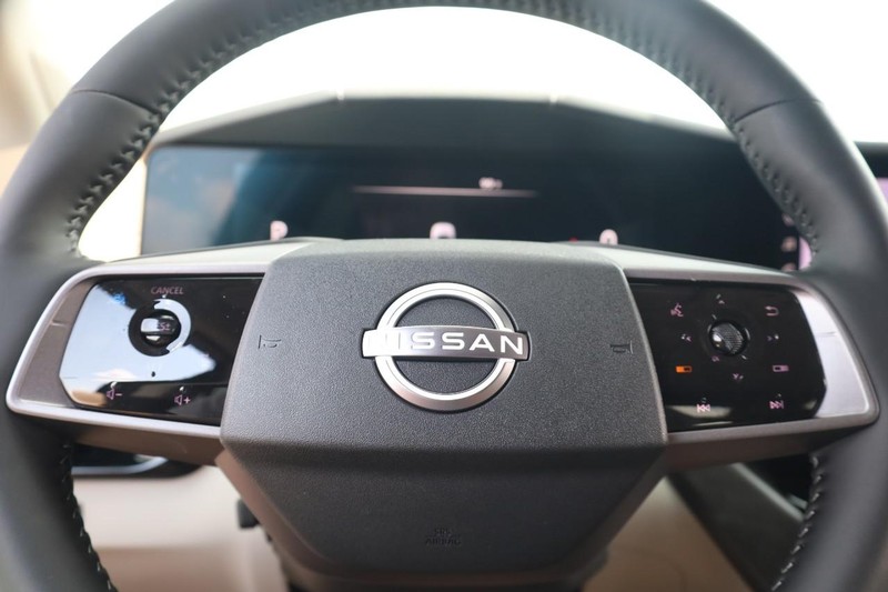 Nissan Murano Vehicle Image 12