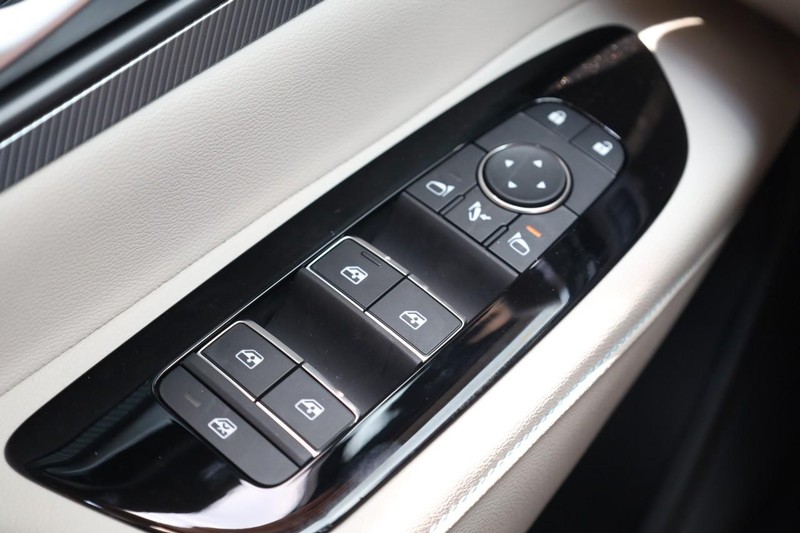 Nissan Murano Vehicle Image 22