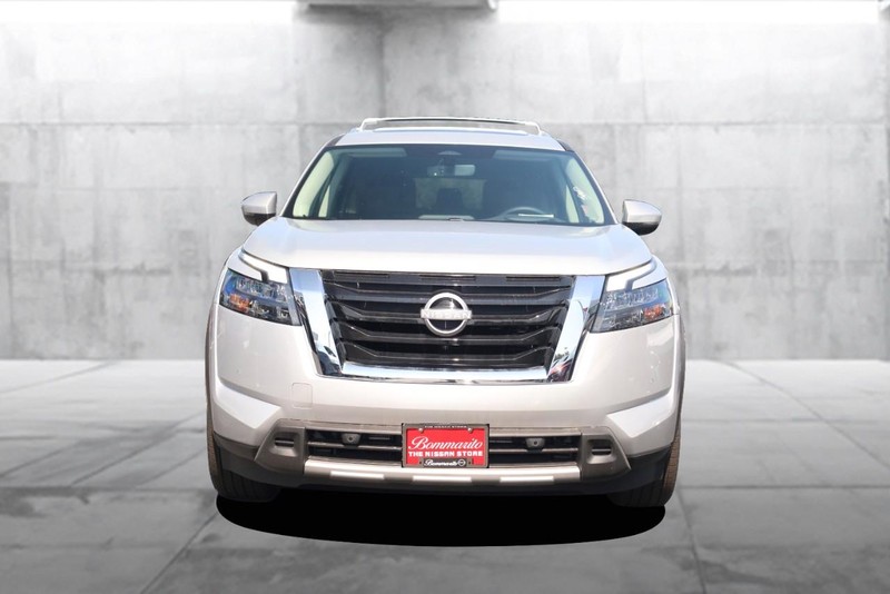 Nissan Pathfinder Vehicle Image 04