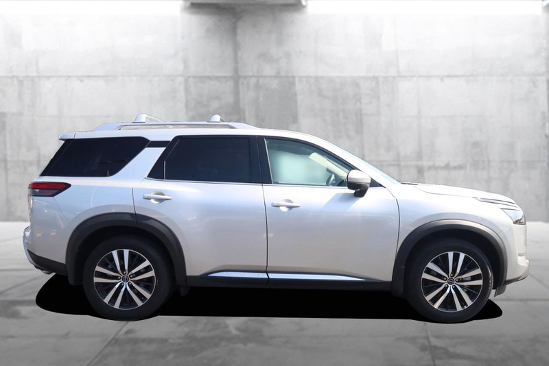 Nissan Pathfinder Vehicle Image 05