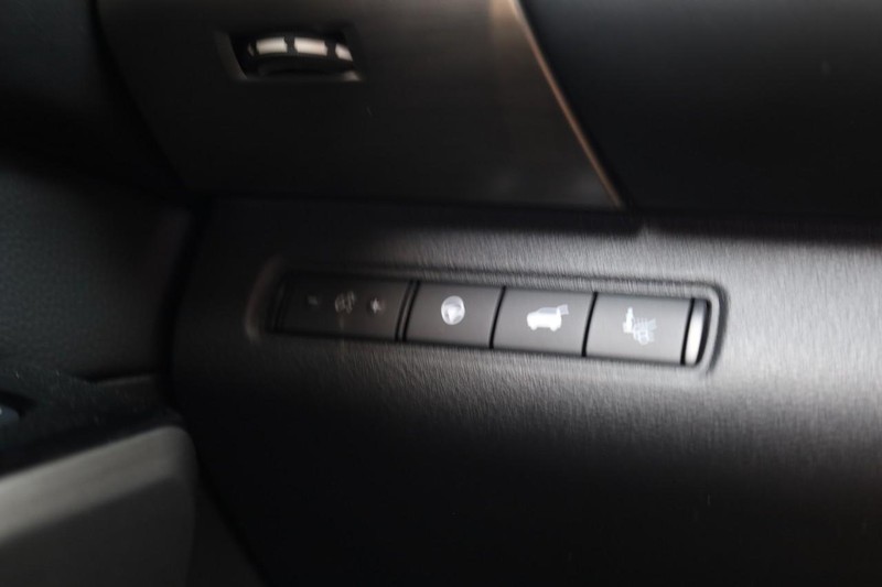 Nissan Pathfinder Vehicle Image 23