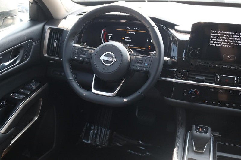 Nissan Pathfinder Vehicle Image 28