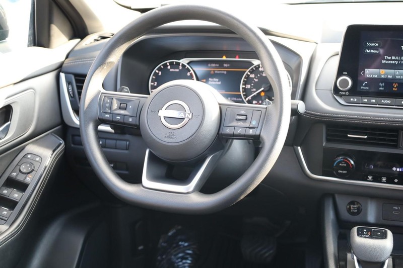 Nissan Rogue Vehicle Image 25