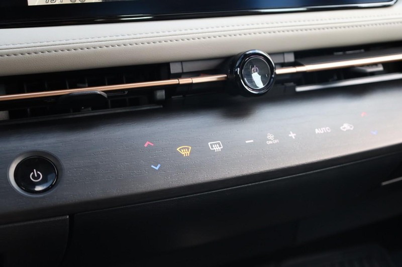 Nissan ARIYA Vehicle Image 17