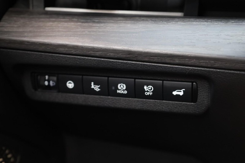 Nissan ARIYA Vehicle Image 21
