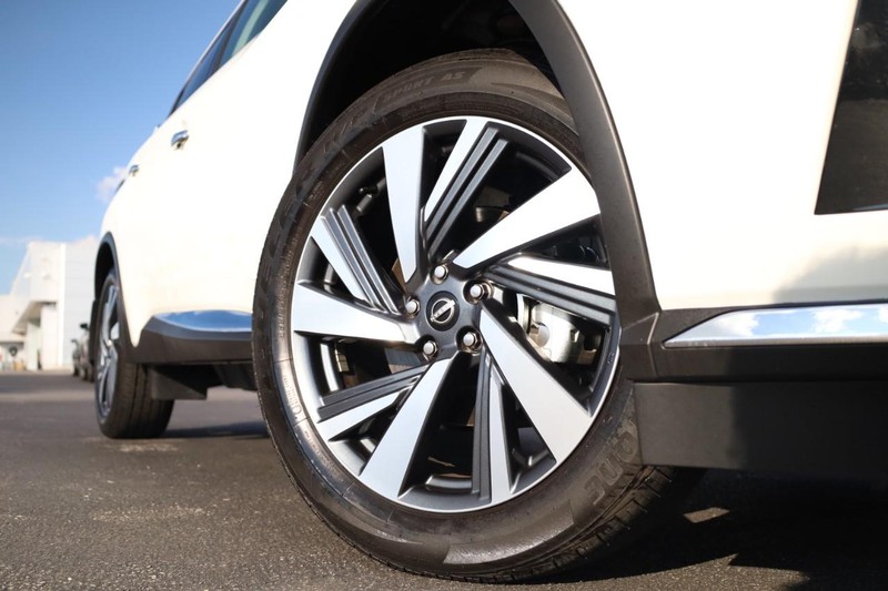 Nissan Murano Vehicle Image 03
