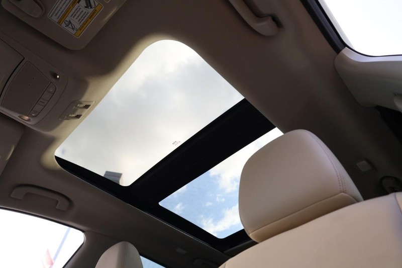 Nissan Murano Vehicle Image 10